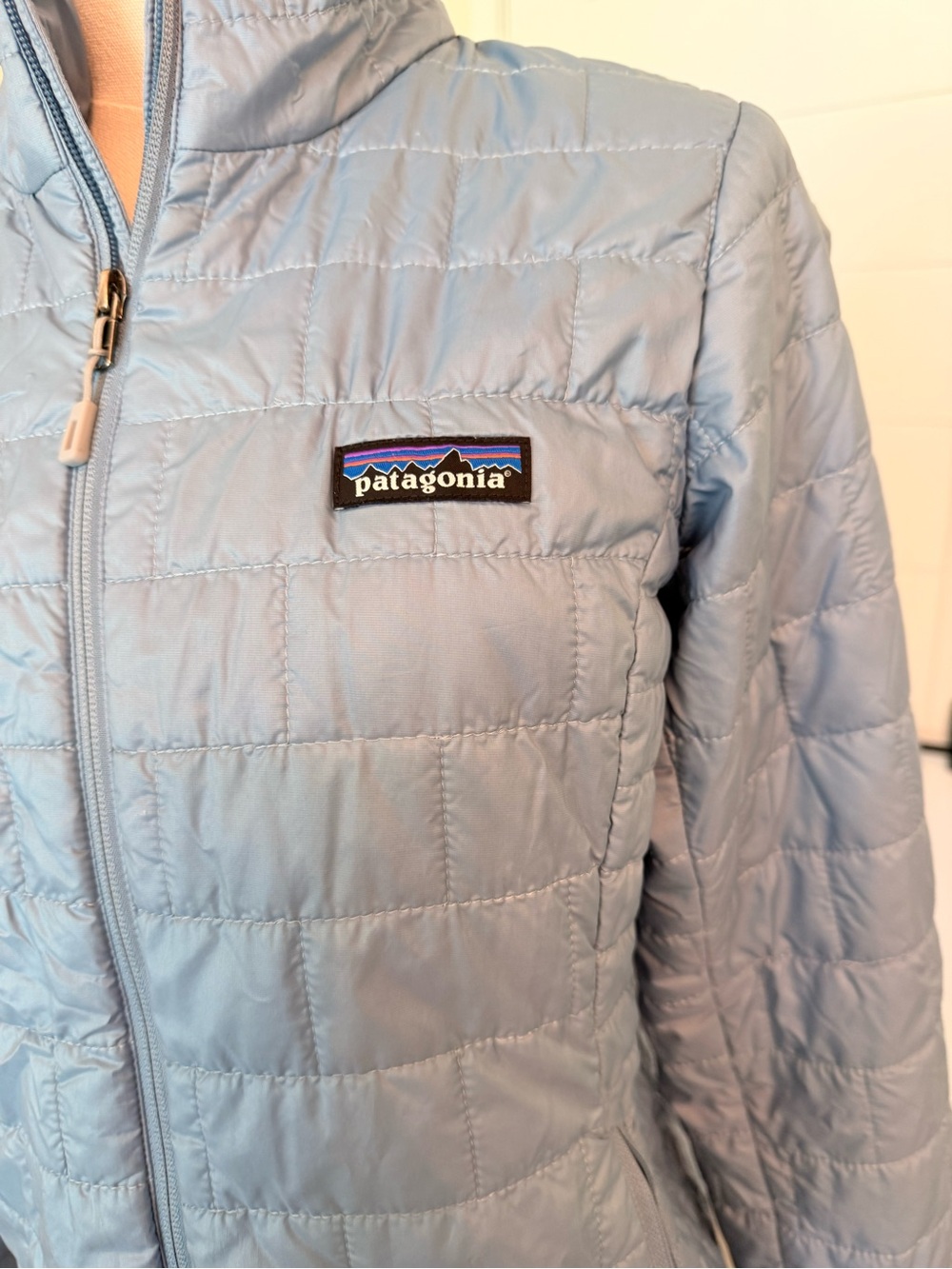 Patagonia Women's Pale Blue Quilted Puffer Jacket - Picture 4 of 9